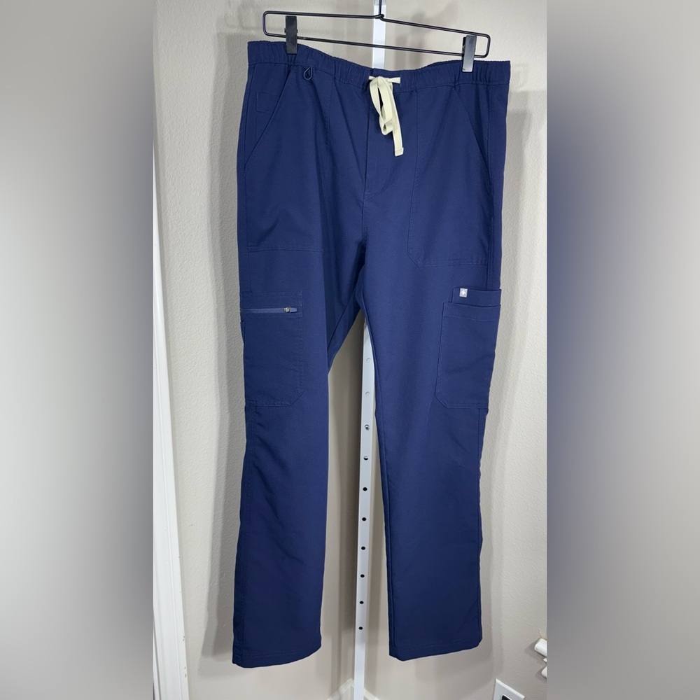 Figs Cairo Cargo Scrub Pants‎ Navy Men’s size large